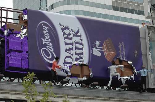 13 Chocolate gigante billboard.jpg